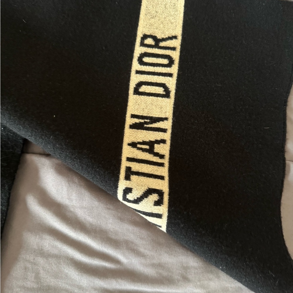 Dior Black Scarf with Cream Christian Dior Logo Band - Picture 5 of 6
